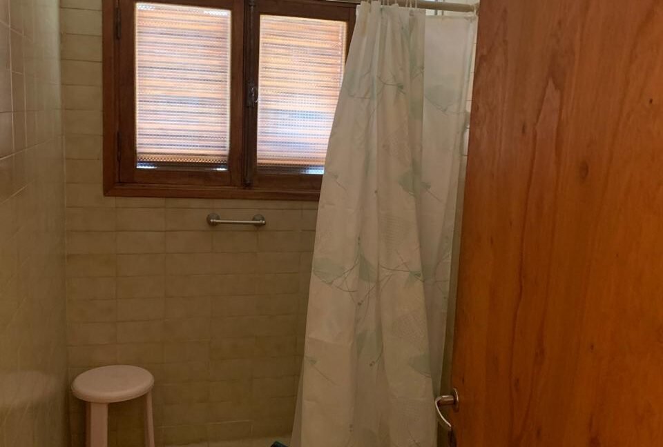 WhatsApp Image 2025-07-04 baño ducha